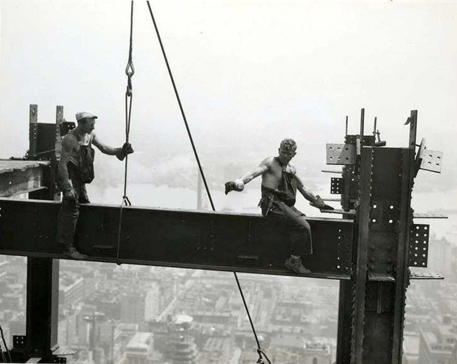 The daredevil sky boys who built the Empire State Building, 1930-1931