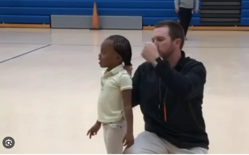 Coach goes viral online for this one act during kids’ basketball game