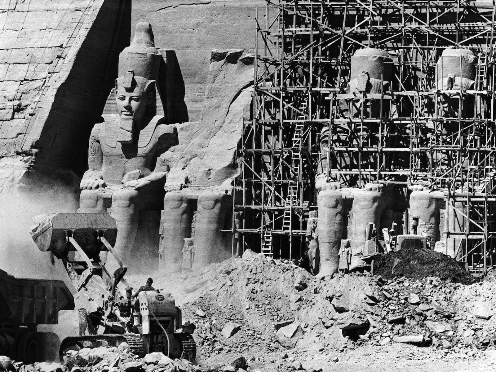 Vintage Photographs Show the Egyptian Temples of Abu Simbel being Relocated, 1964-1968