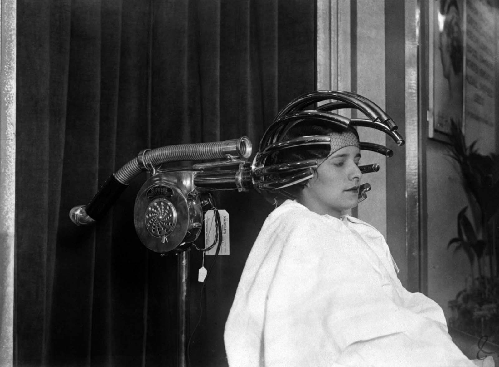 When the early hairdryers looked like crazy robots, 1910-1930