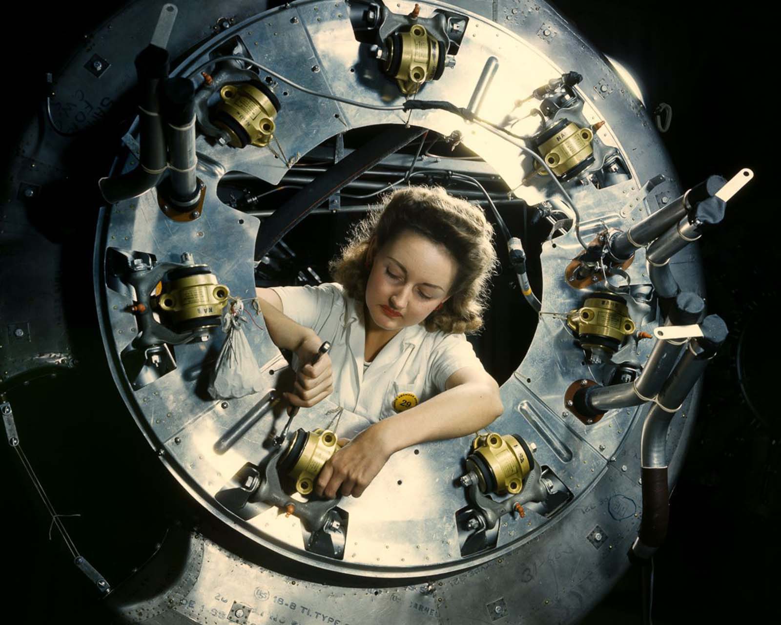 Women workers of World War II: These color photos show the real-life Rosie the Riveters, 1941-1943